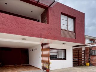 Foto 1 de ENCANTADORA Y AMPLIA CASA EN RENTA RACAR CUENCA