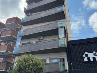 Foto 1 de Dpto Alquiler 1 dorm c/cochera, balcón, AA cortinas rollers Chacabuco 284 SMdTuc