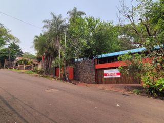Foto 1 de EXCLUSIVA CASA EN VENTA SOBRE CALLE BRASIL A PASOS DE LA COSTANERA DE LA CIUDAD.-