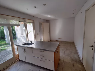 Foto 4 de ALQUILER DE CASA DE 5 AMBIENTES C/ DEPENDENCIA EN EXCELENTE ZONA