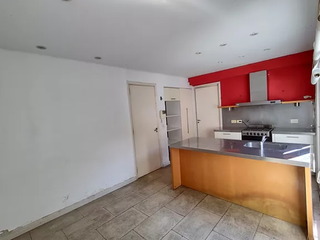 Foto 6 de ALQUILER DE CASA DE 5 AMBIENTES C/ DEPENDENCIA EN EXCELENTE ZONA