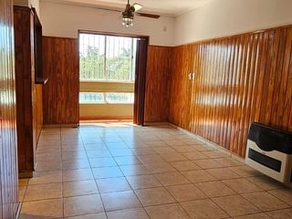Foto 5 de IMPECABLE DEPARTAMENTO DE 2 DORMITORIOS Y CON 2 COCHERAS CUBIERTAS
