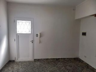 Foto 7 de VENTA CASA 2 DORMITORIOS EN TIRO FEDERAL EDISON 1126