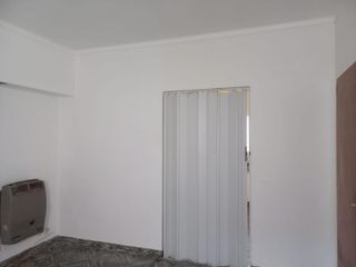 Foto 9 de VENTA CASA 2 DORMITORIOS EN TIRO FEDERAL EDISON 1126