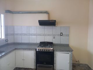 Foto 3 de VENTA CASA 2 DORMITORIOS EN TIRO FEDERAL EDISON 1126