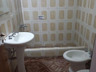 Foto 4 de VENTA CASA 2 DORMITORIOS EN TIRO FEDERAL EDISON 1126