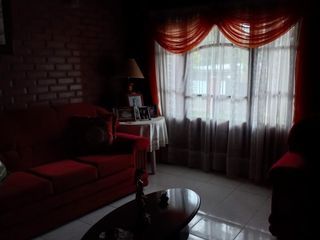 Foto 5 de Guidek Stasiuk propiedades vende hermosa casa