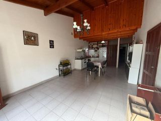 Foto 4 de VENTA O PERMUTA Casa tipo Chalet en Ayacucho 3800