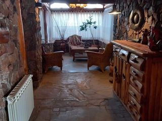 Foto 4 de GRAN CASA + CABAÑA ADICIONAL- BUSTILLO Y NILPI
