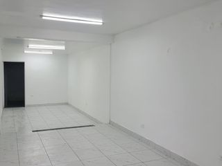 Foto 11 de RENTA LOCAL COMERCIAL 60 m² frente QUICENTRO SHOPPING
