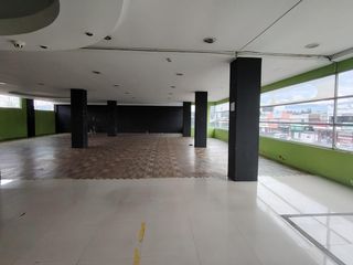 Foto 6 de Local Comercial en  ALQUILER - 450m2 - en avenida principal