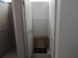 Foto 10 de Local Comercial en  ALQUILER - 450m2 - en avenida principal