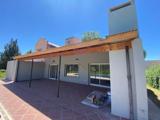 Foto 1 de Casa en alquiler en Valle del Golf, Falda del Carmen, Córdoba