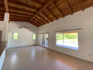 Foto 2 de Casa en alquiler en Valle del Golf, Falda del Carmen, Córdoba