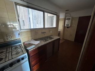 Foto 3 de VENTA DPTO 2 DORMITORIOS 1 BAÑO CENTRO. MEJOR UBICACION. OPORTUNIDAD DE INVERSION