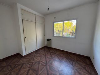 Foto 10 de Buen Chalet/Duplex de 3 amb. en alquiler en Carapachay!!