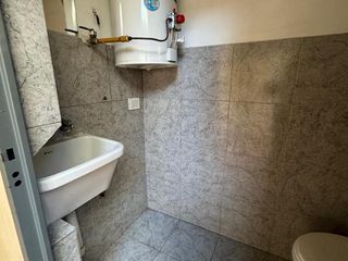 Foto 14 de Buen Chalet/Duplex de 3 amb. en alquiler en Carapachay!!