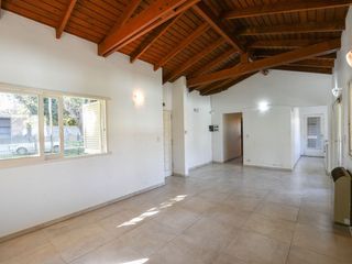 Foto 3 de Casas en venta en Villa Elisa