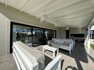 Foto 7 de Moderna casa en alquiler temporal