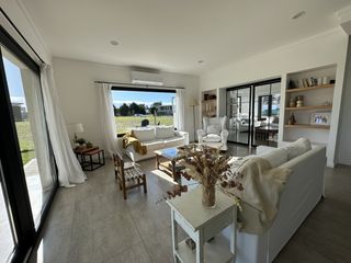 Foto 4 de Moderna casa en alquiler temporal