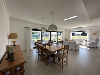 Foto 3 de Moderna casa en alquiler temporal