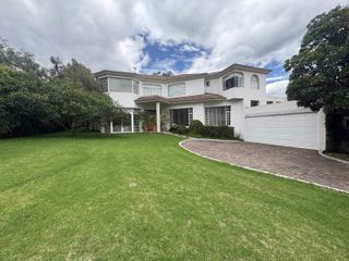 Foto 1 de CASA EN VENTA O RENTA CUMBAYA URB. LUJO
