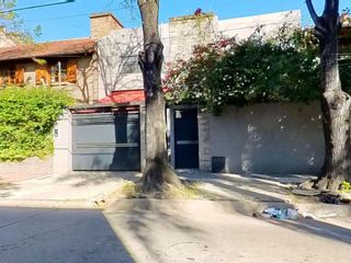 Foto 2 de CASA CON JARDÍN Y PILETA VICENTE LOPEZ