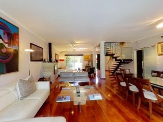 Foto 1 de CASA CON JARDÍN Y PILETA VICENTE LOPEZ