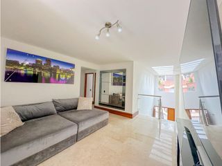 Foto 12 de Exclusiva Casa de 3 Niveles en el Corazón de El Poblado