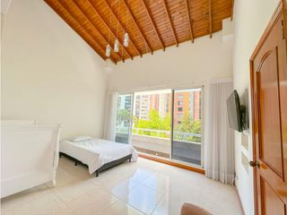 Foto 20 de Exclusiva Casa de 3 Niveles en el Corazón de El Poblado