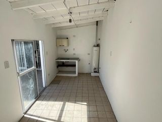 Foto 6 de Casa en venta - 3 Dormitorios 1 Baño - Cochera - 300Mts2 - Ringuelet