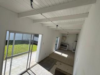 Foto 10 de Casa en venta - 3 Dormitorios 1 Baño - Cochera - 300Mts2 - Ringuelet