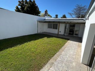 Foto 13 de Casa en venta - 3 Dormitorios 1 Baño - Cochera - 300Mts2 - Ringuelet