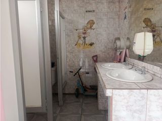 Foto 14 de Jipijapa, Casa Comercial en Renta, 900m2, 10 Ambientes