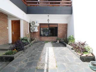 Foto 16 de VENTA HERMOSA CASA 5 AMB. V. PUEYRREDÓN