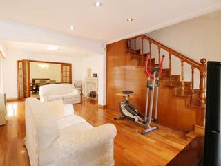 Foto 10 de VENTA HERMOSA CASA 5 AMB. V. PUEYRREDÓN