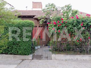 Foto 1 de EN VENTA CASA 3 DORMTIORIOS MAS DPTO 2 DORMITORIOS