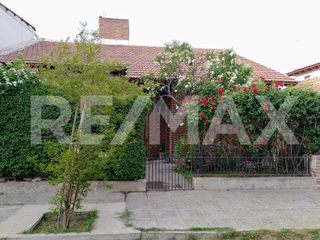 Foto 2 de EN VENTA CASA 3 DORMTIORIOS MAS DPTO 2 DORMITORIOS