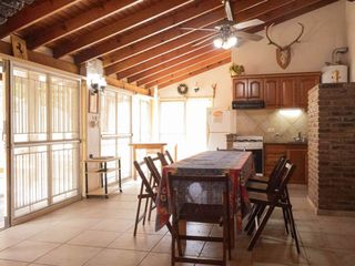Foto 18 de Casa con amplio parque y pileta en venta - Gonnet