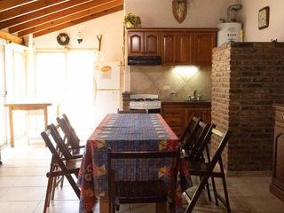 Foto 19 de Casa con amplio parque y pileta en venta - Gonnet