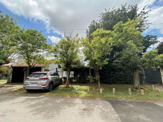 Foto 25 de Casa con amplio parque y pileta en venta - Gonnet
