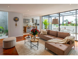 Foto 1 de Espectacular casa remodelada para venta en Santa Bárbara Alta