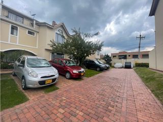 Foto 1 de Vendemos hermosa casa en chía !!