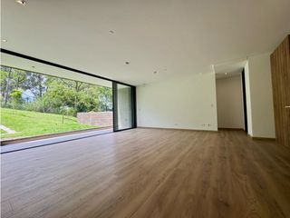 Foto 7 de Vendo apartamento para estrenar en Las palmas. El poblado
