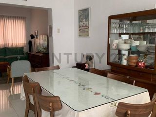 Foto 1 de CASA EN ALQUILER SEMI-AMIBLADA 150m² 3 Dirmitorios