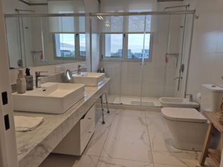 Foto 22 de Moderna casa al Lago en Venta en Los Castaños - Nordelta