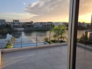 Foto 20 de Moderna casa al Lago en Venta en Los Castaños - Nordelta