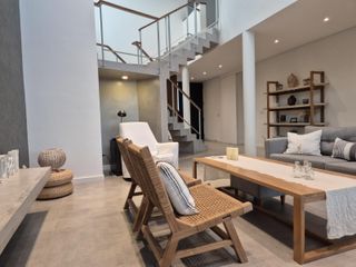 Foto 12 de Moderna casa al Lago en Venta en Los Castaños - Nordelta