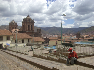 VENDO CASONA EN LA RUTA A SACSAYHUAMAN - CUSCO