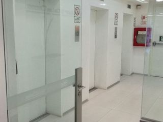 ESPACIOSA OFICINA EN ALQUILER EN SAN ISIDRO CENTRO FINANCIER